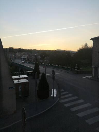 F1 1Er Etage 3 Personnes Daire Aubenas Dış mekan fotoğraf